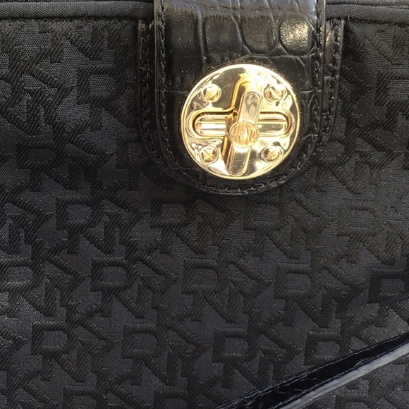 DKNY JACQUARD LOGO PRINT CROSSBODY BAG - Picture 2 of 9